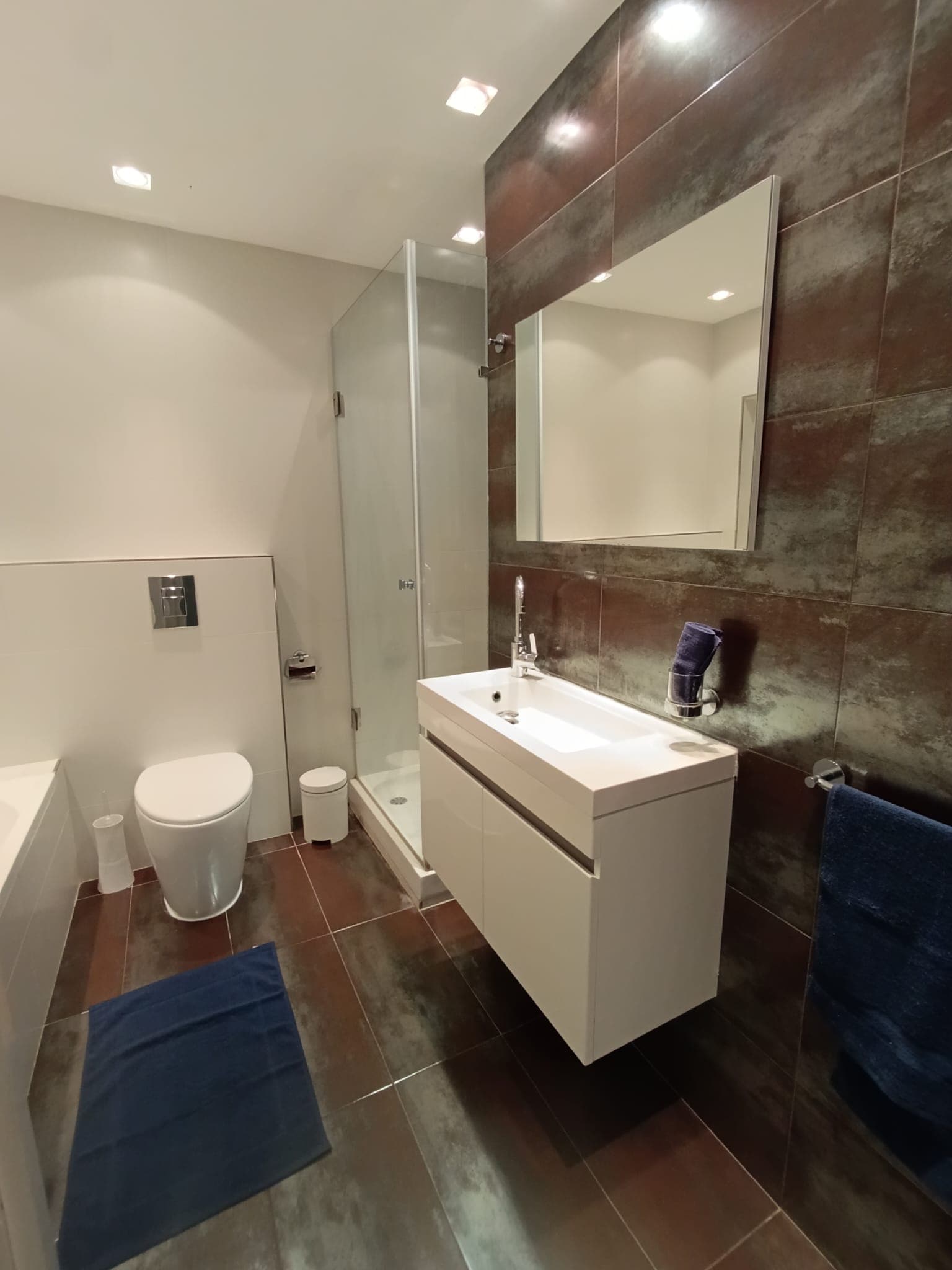 Three Bedroom Seafront Apartment with Private Balconies in St. Paul's Bay - thumbnail 15