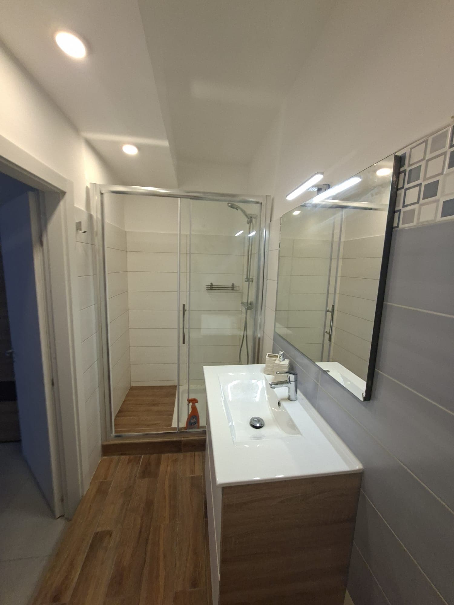 One Bedroom Modern Apartment with Balcony in St Julians - thumbnail 10