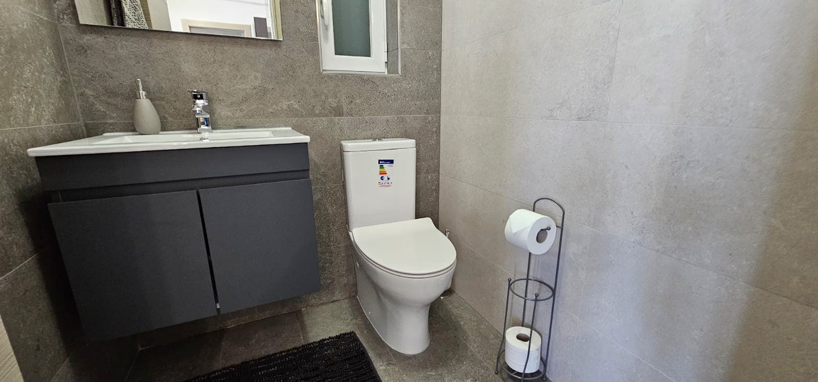 One Bedroom Apartment with a Private Balcony in Gzira - thumbnail 15