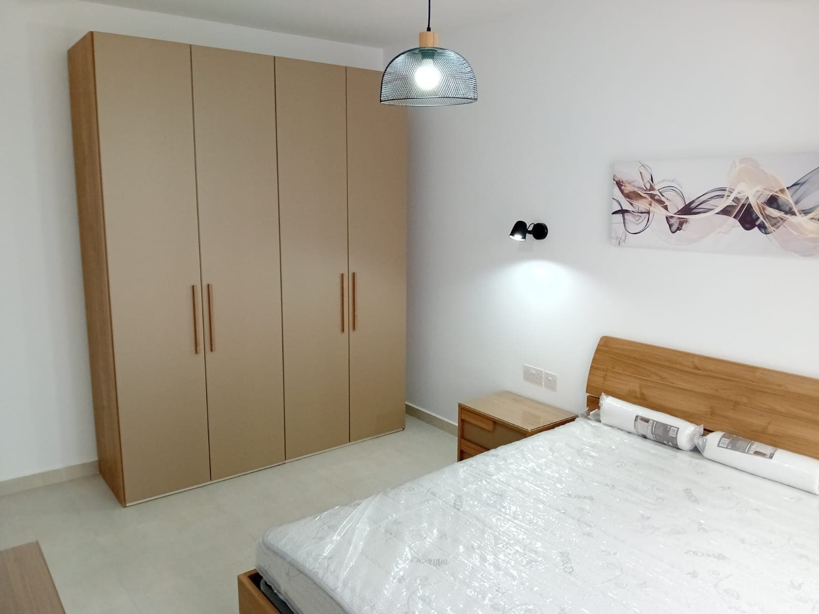 Three Bedroom Apartment with a Balcony in Gzira - thumbnail 5