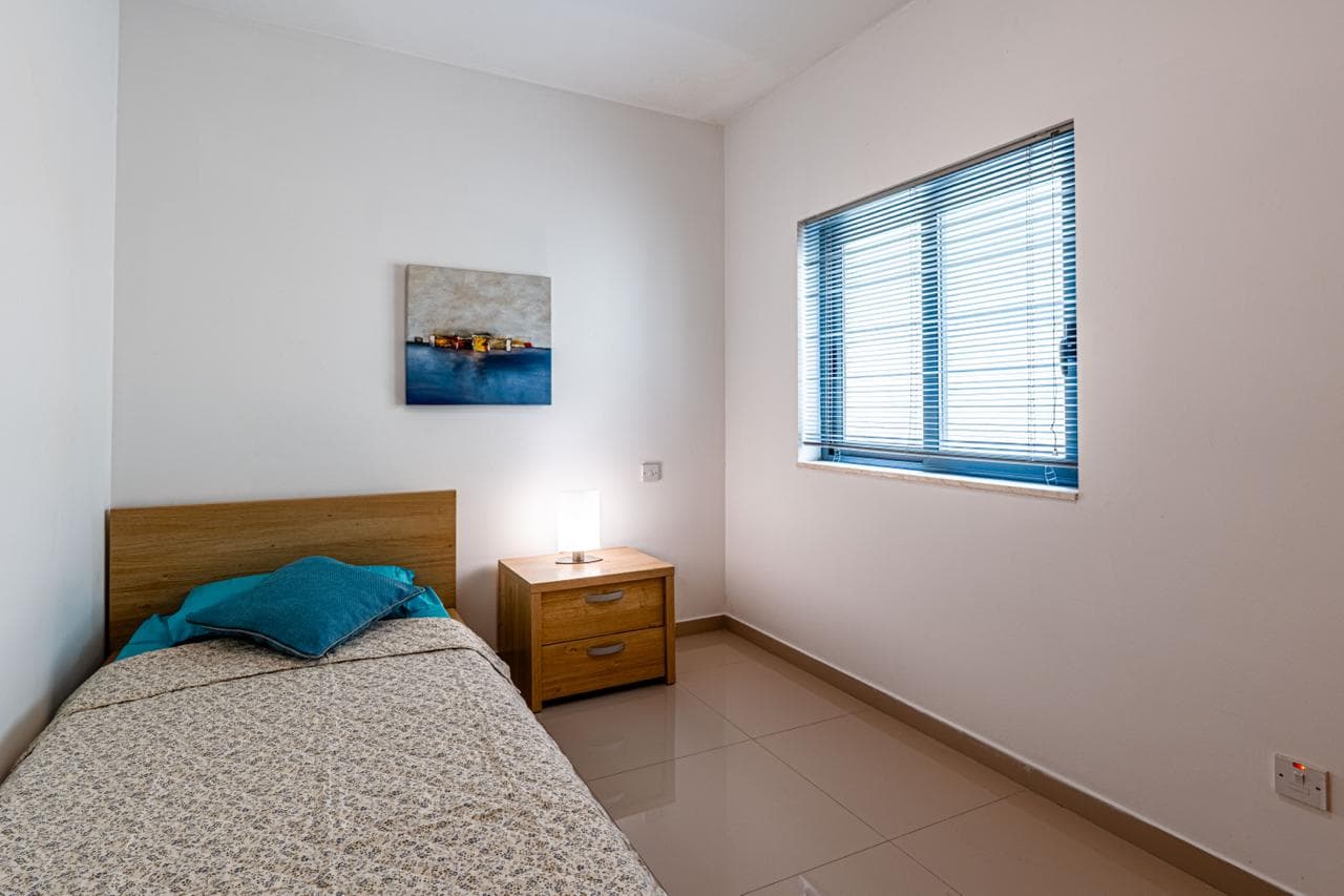 Three Bedroom Modern Apartment in Swieqi - thumbnail 14