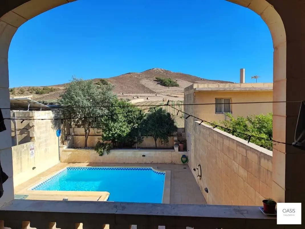 Room in Gharb - Photo 1 of 11