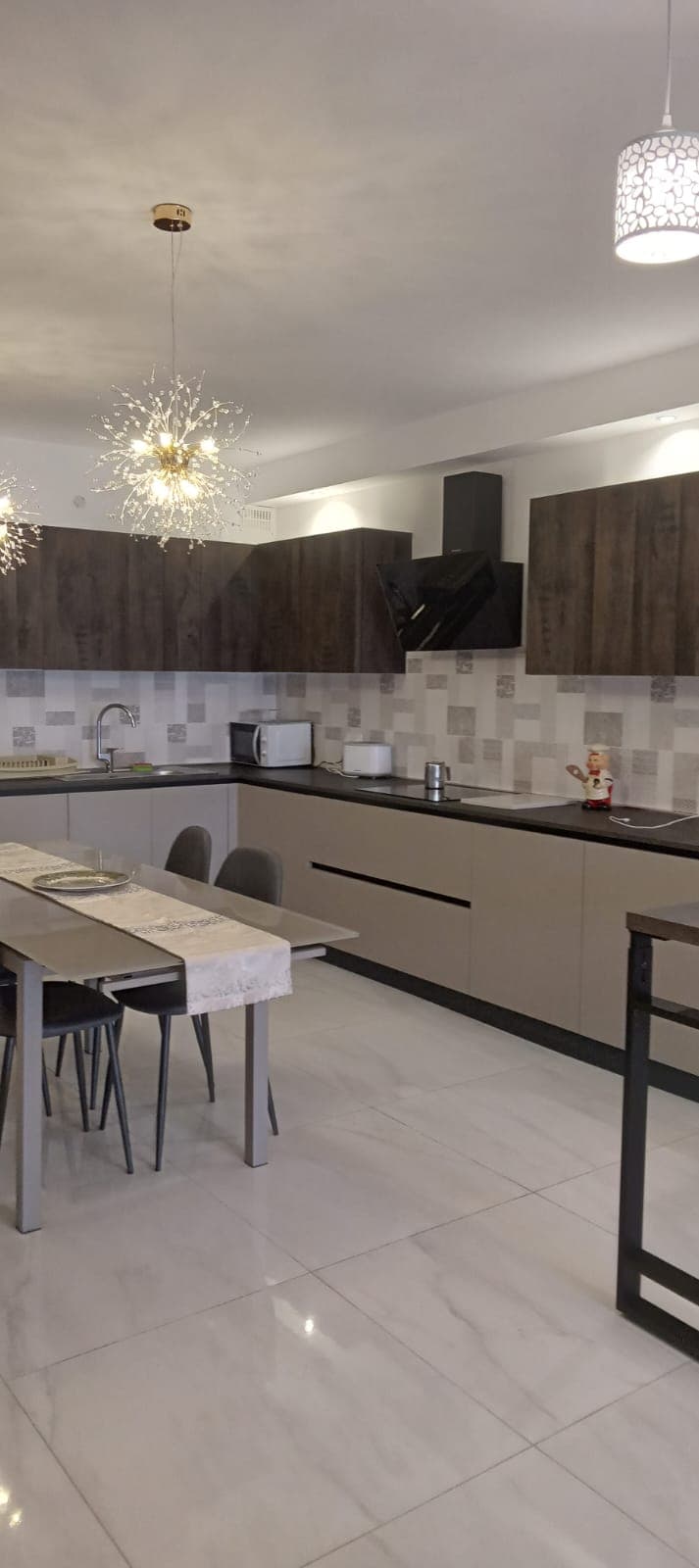 Three Bedroom Apartment with Terrace in Pembroke - thumbnail 7