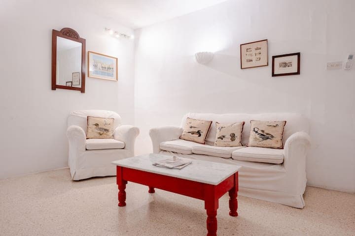 Three Bedroom Apartment with Large Terrace in St Julians  - thumbnail 3