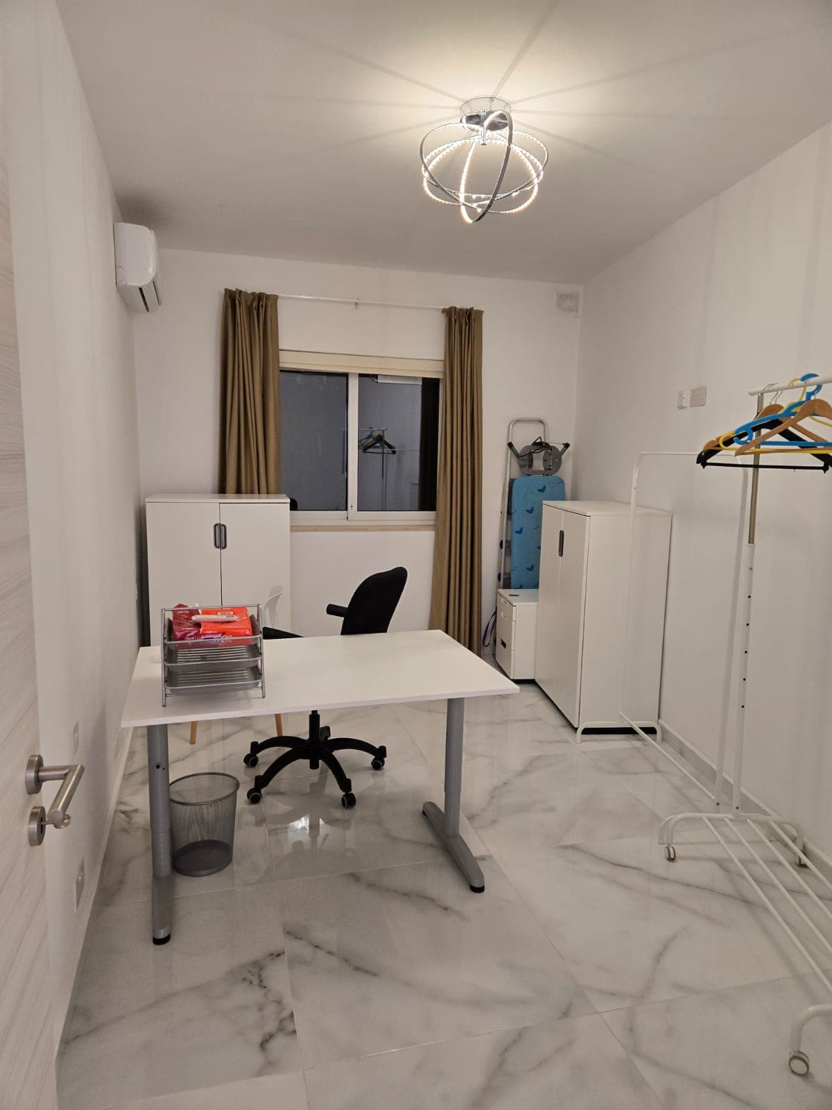 A Three bedroom with a terrace facing the seafront in central Sliema - thumbnail 8