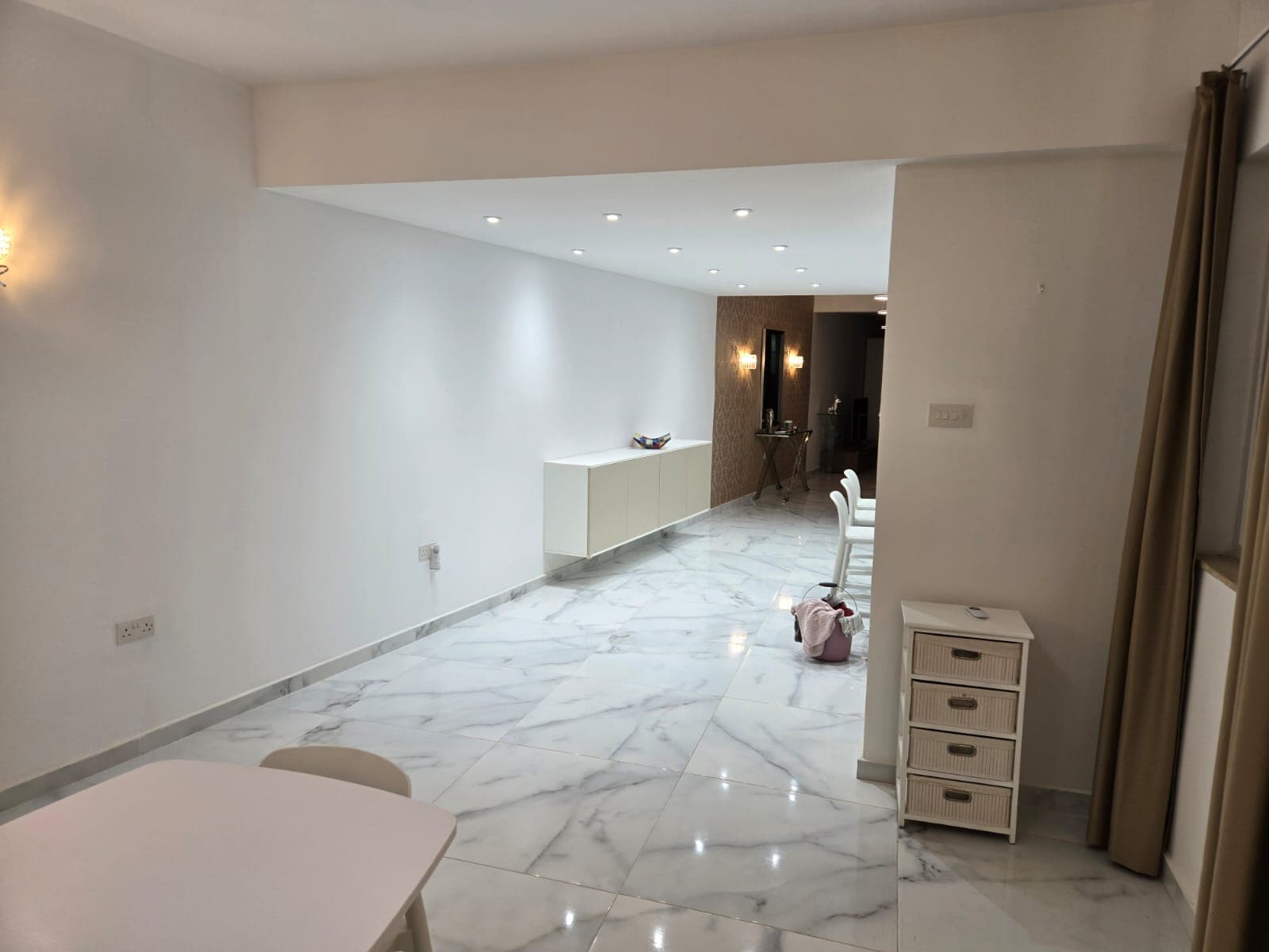 A Three bedroom with a terrace facing the seafront in central Sliema - thumbnail 2