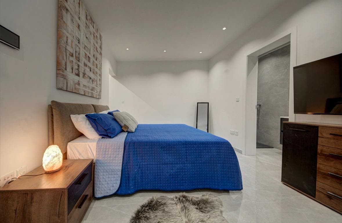 Two Bedroom Maisonette with a Walk-in Wardrobe in Birkirkara  - thumbnail 18