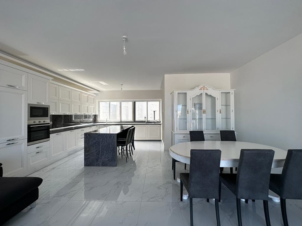 Penthouse in Mosta - Photo 1 of 8