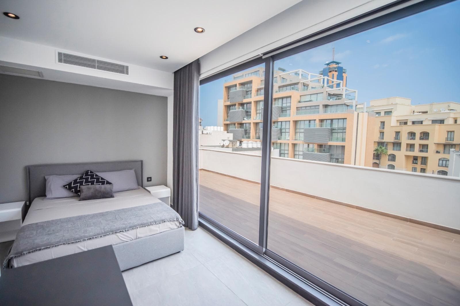Penthouse in St. Julians - thumbnail 16