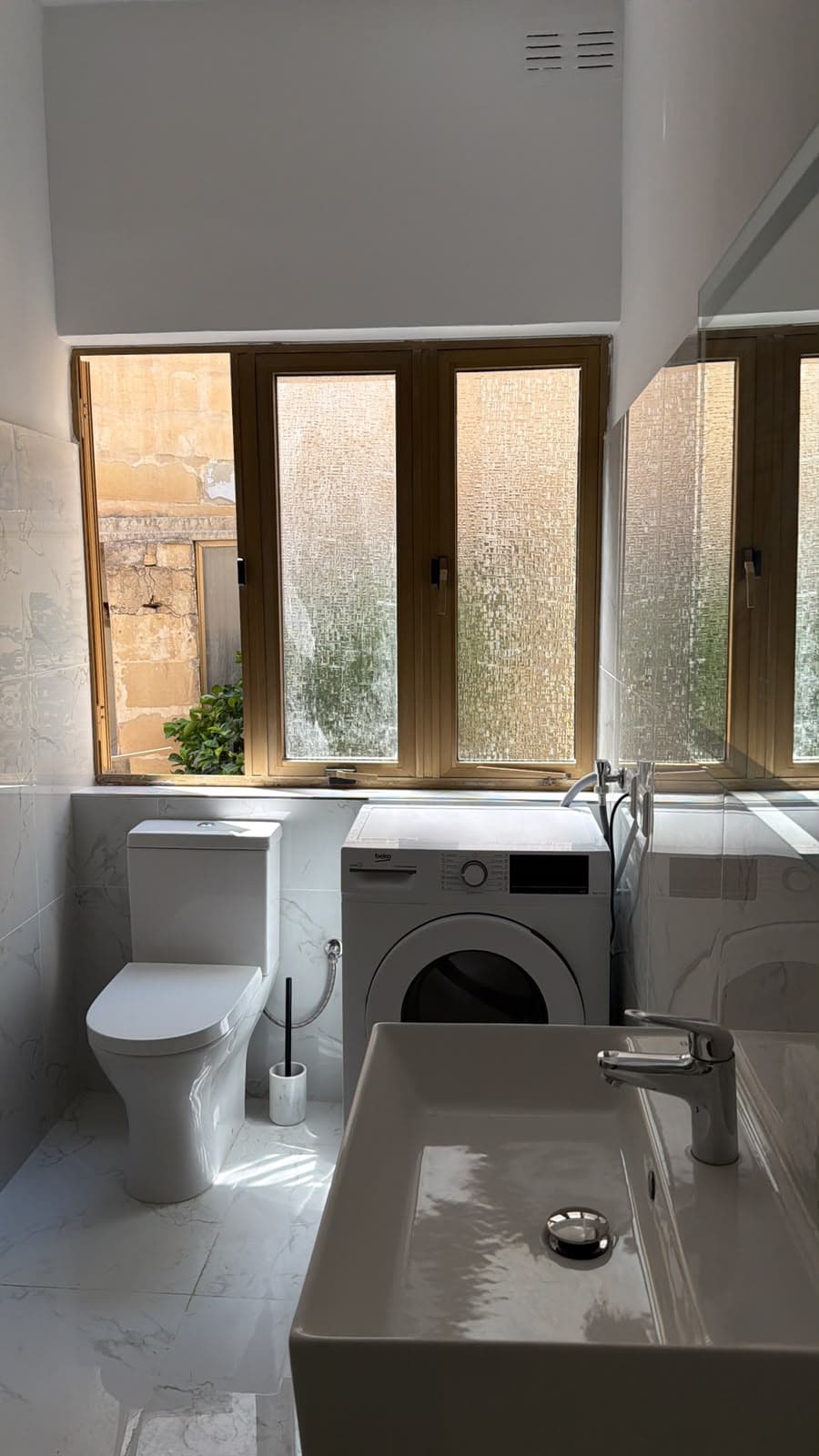One Bedroom Townhouse with Roof Terrace and Lounge in Gzira  - thumbnail 8
