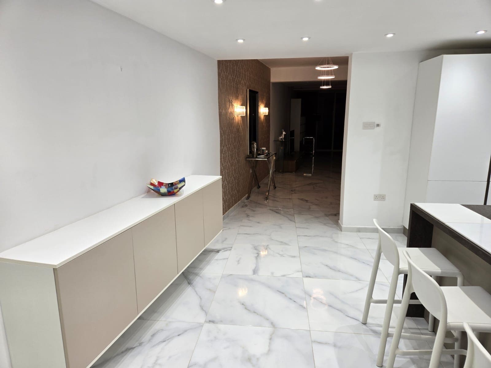 A Three bedroom with a terrace facing the seafront in central Sliema - thumbnail 9