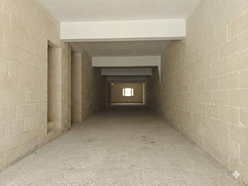 Warehouse in Hamrun - thumbnail 2