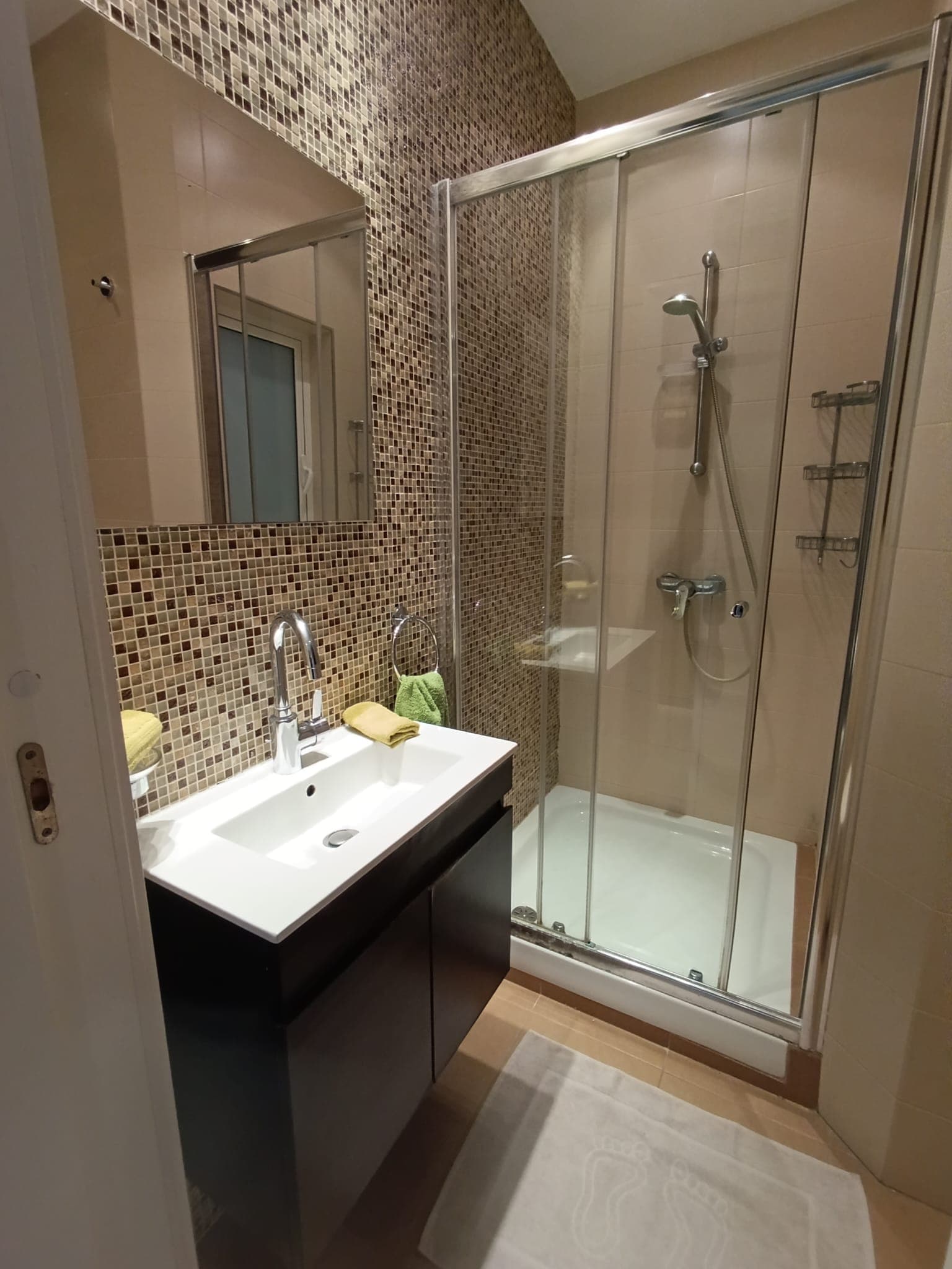 Three Bedroom Seafront Apartment with Private Balconies in St. Paul's Bay - thumbnail 16
