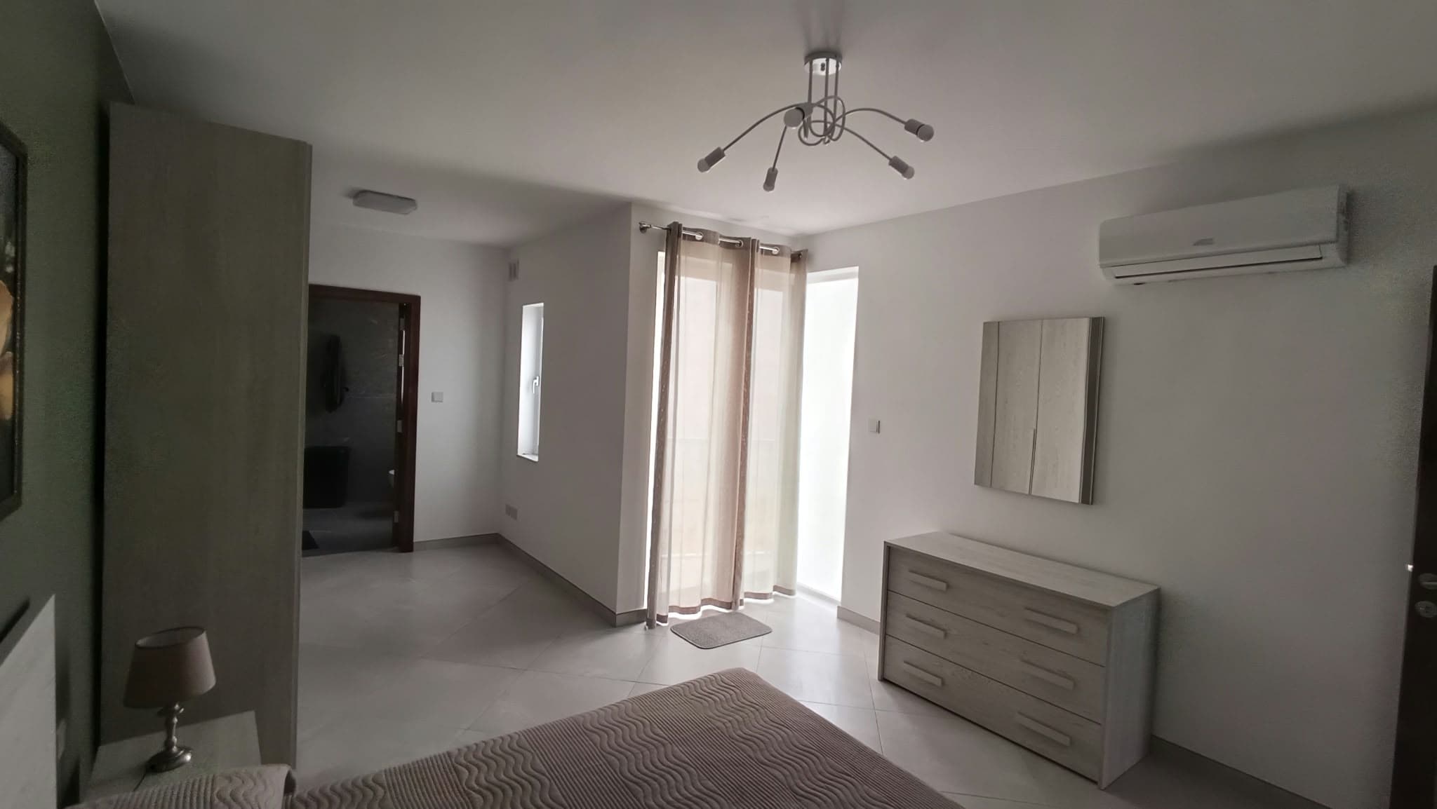 Three Bedroom Apartment with a Large Terrace and Valley Views in Mosta - thumbnail 11