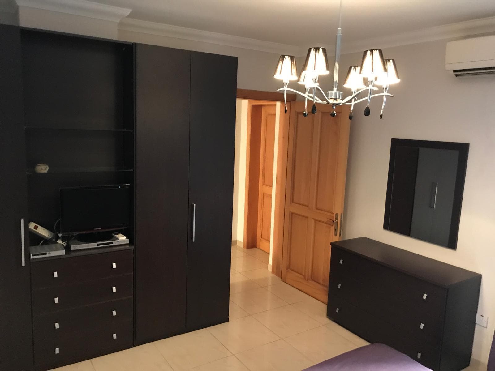 Three Bedroom Apartment with Seaview in Sliema - thumbnail 6