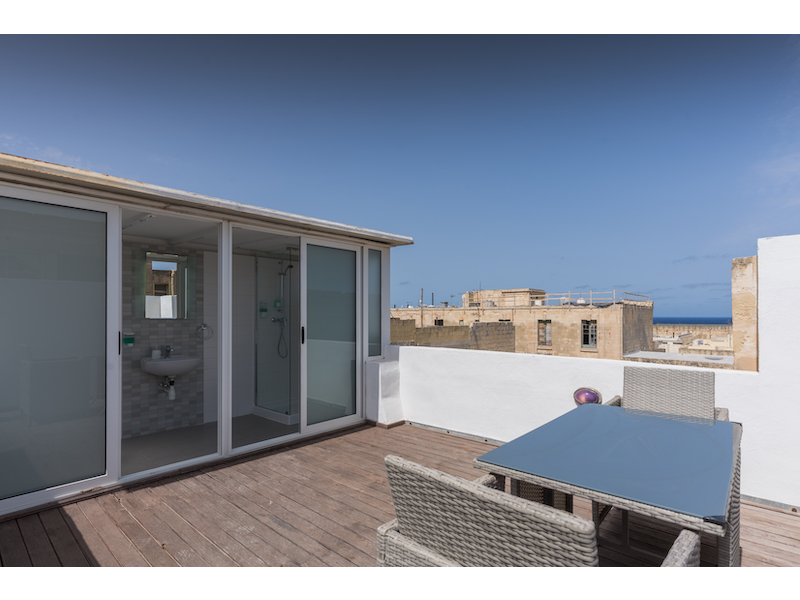 One Bedroom Apartment with Roof Terrace in Valletta  - thumbnail 3