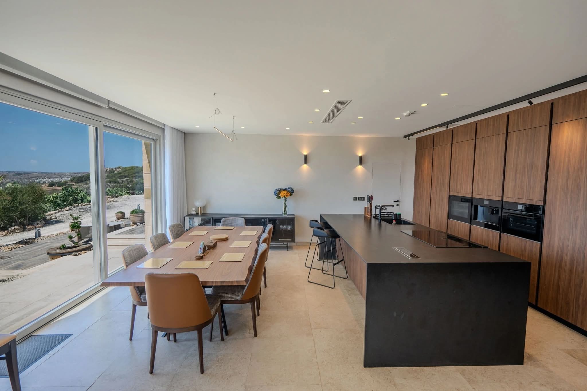 Fully Detached & Exclusive Villa with infinity Pool and Seaview's in Mgarr - thumbnail 7
