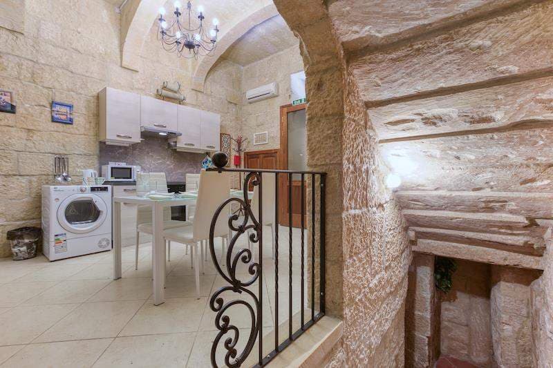 Townhouse in Valletta - thumbnail 8