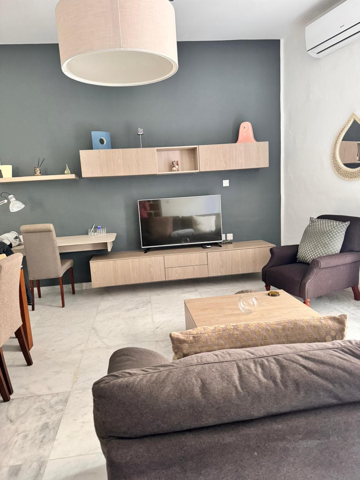 Two Bedroom Elegant Apartment with a Balcony in Sliema - thumbnail 2