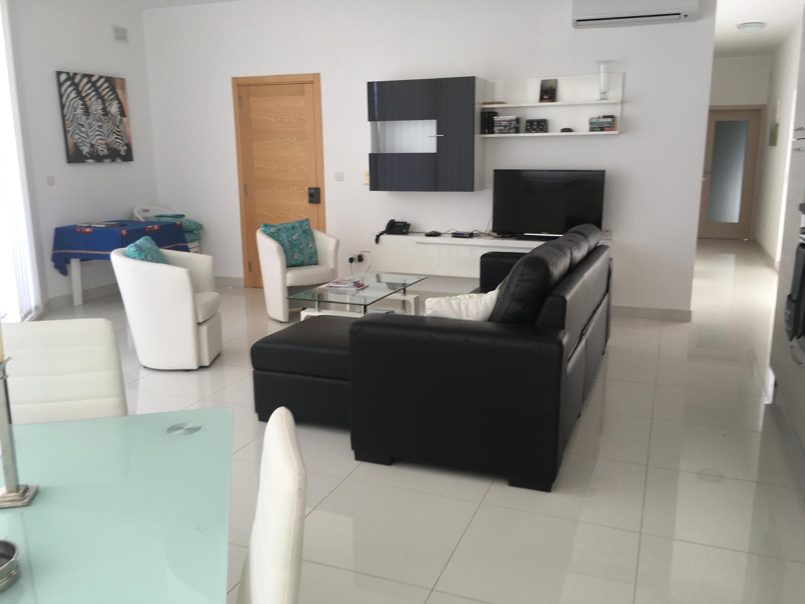 Two Bedroom Penthouse with Large Terrace and Valley views in Naxxar - thumbnail 3