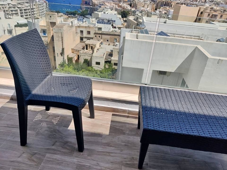 Apartment in St Julians - Photo 1 of 14