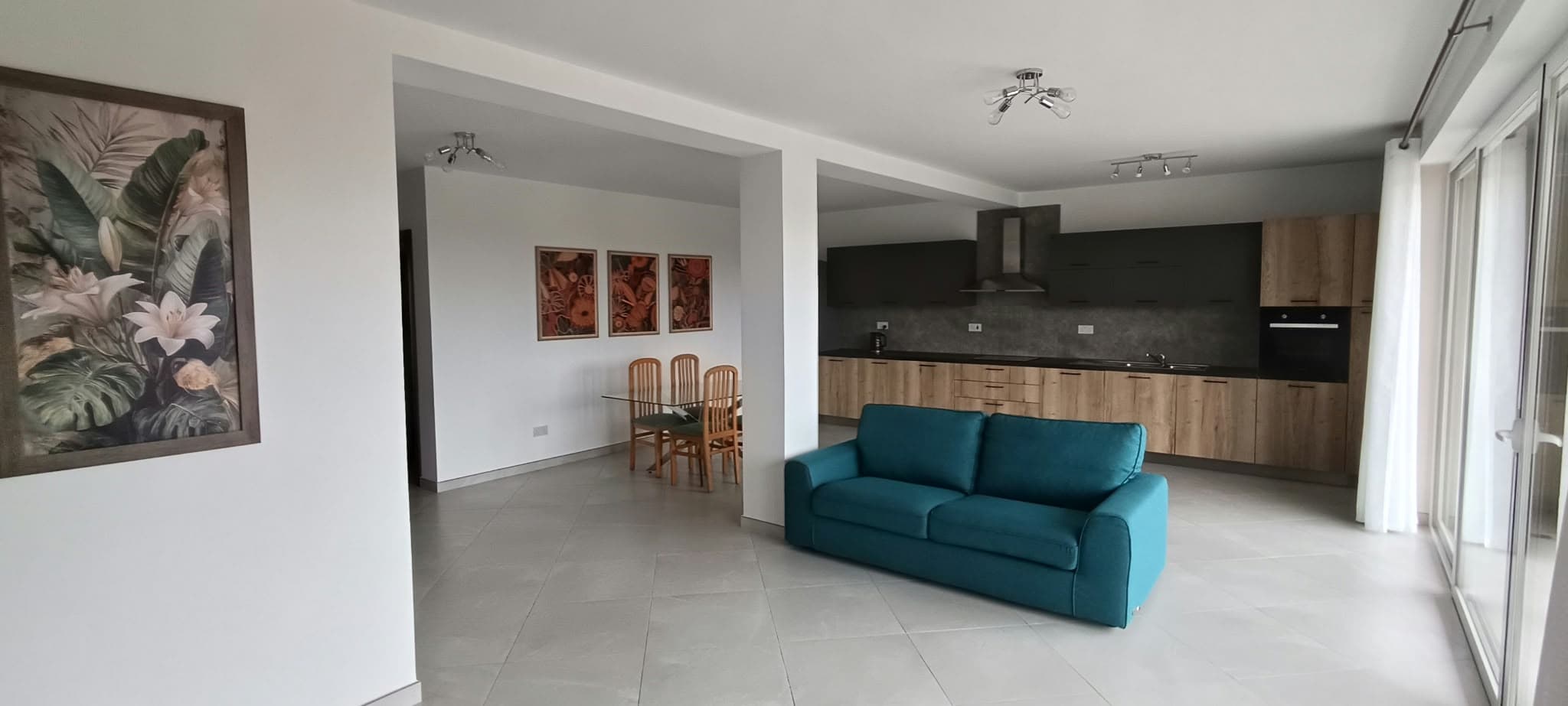 Three Bedroom Apartment with a Large Terrace and Valley Views in Mosta - thumbnail 2