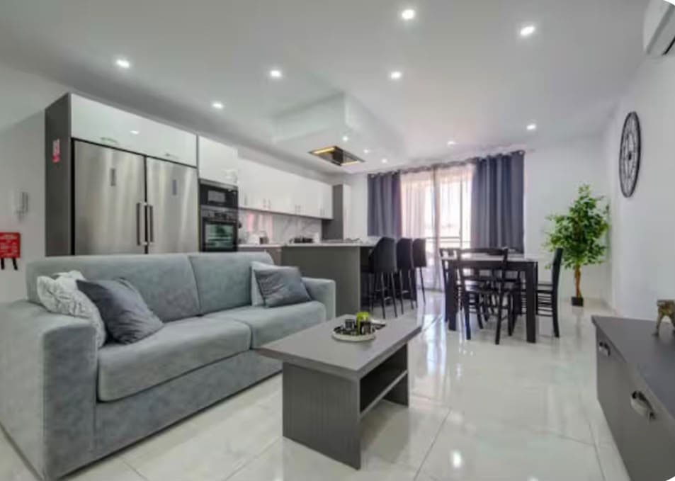 Apartment in Swieqi - Photo 1 of 10