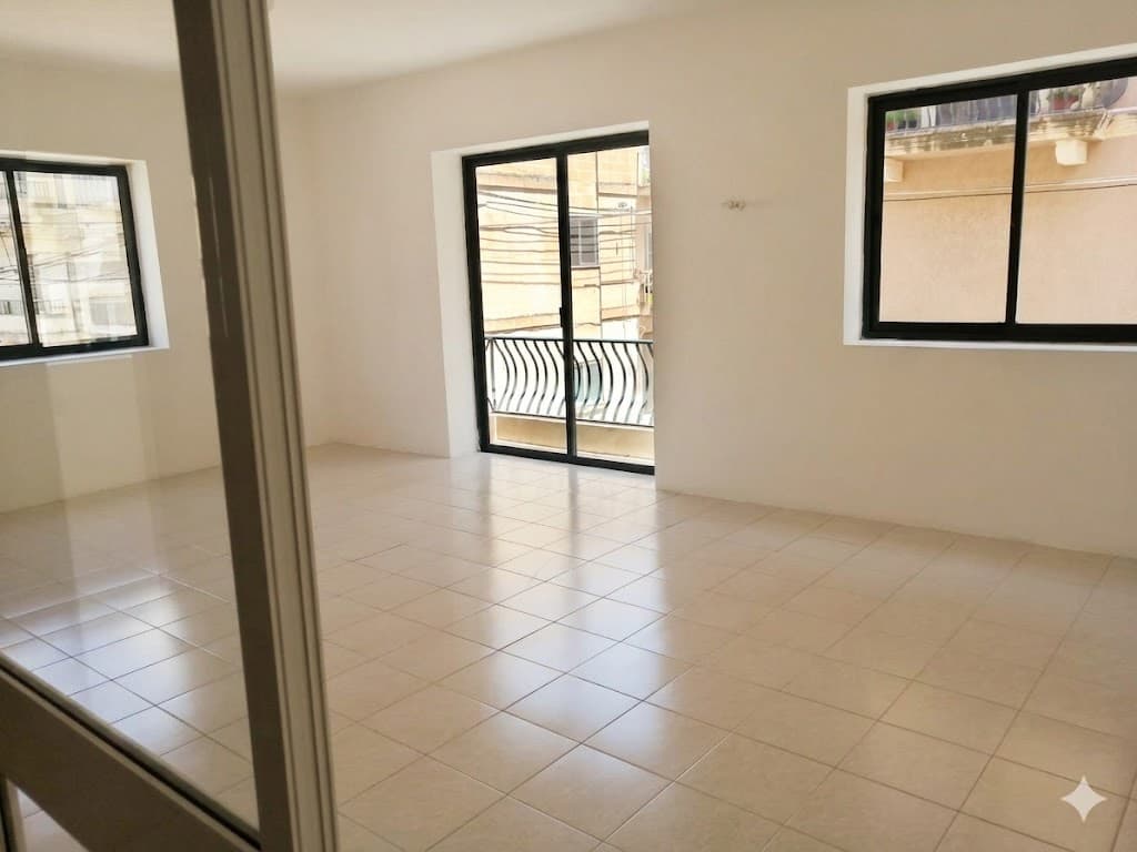 Office in San Gwann - Photo 1 of 11