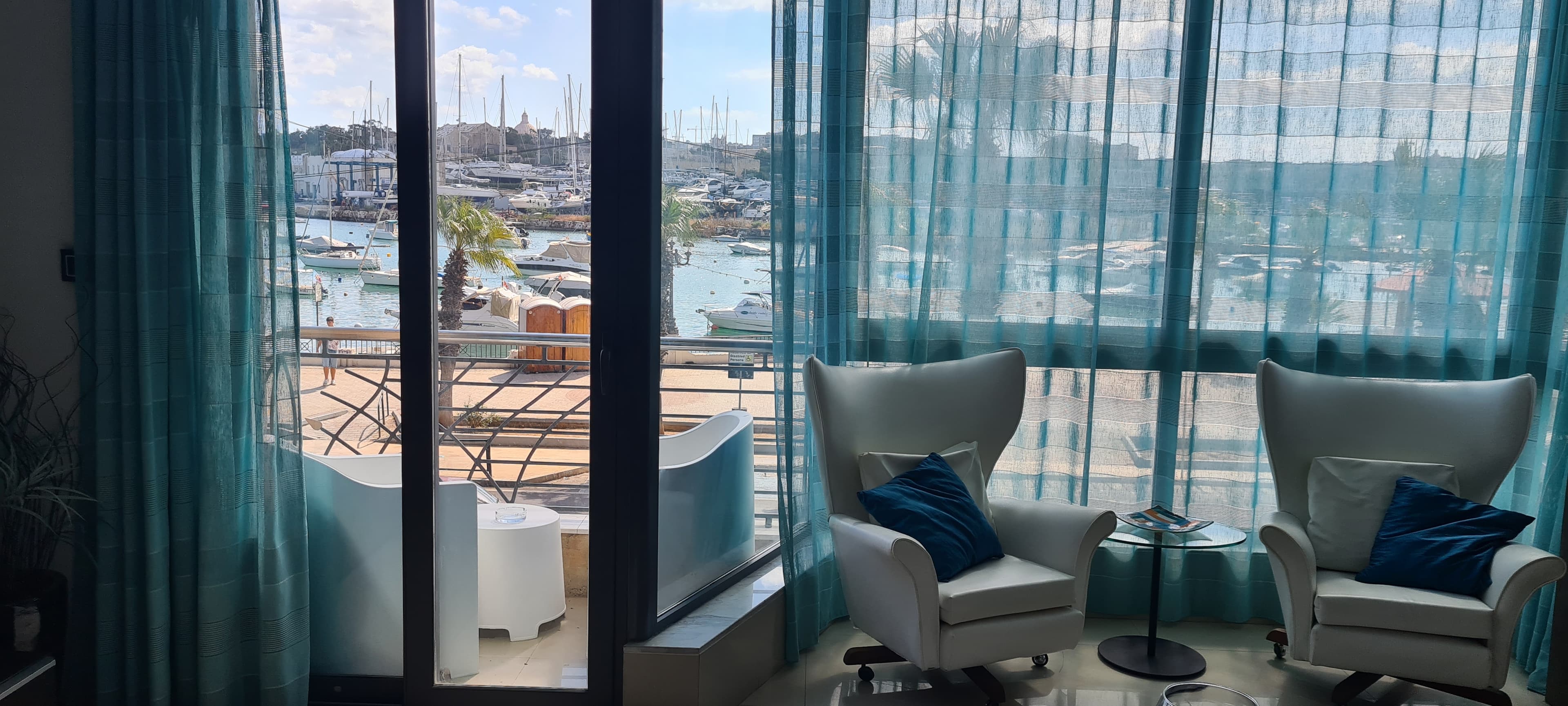Apartment in Gzira - Photo 1 of 16