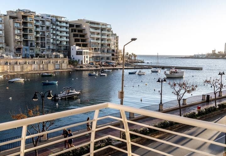 Townhouse in St Julians - Photo 1 of 19